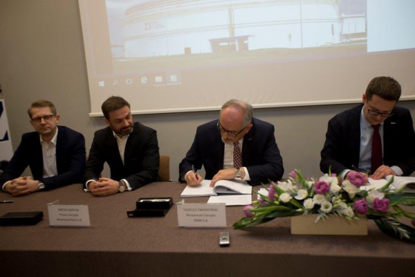 Signing of the agreement for the construction of two new crude oil tanks - 100 thousand m3 each in Gdańsk