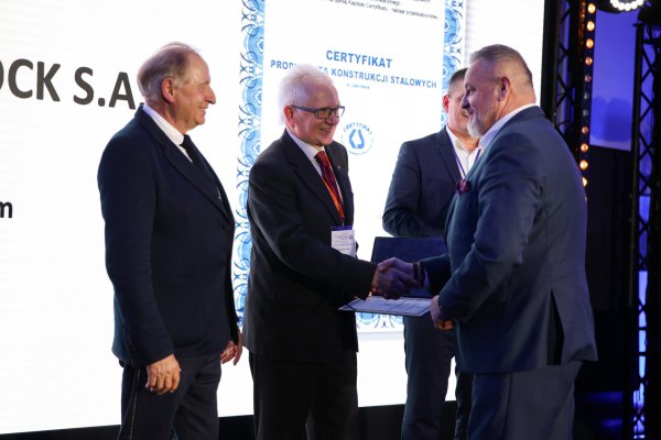 The Certificate was presented to Jacek Szymanek, President of the Mostostal Płock Board, photo. PIKS.